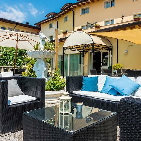 Borgo Dei Poeti Romantik Hotel Manerba del Garda Extérieur photo