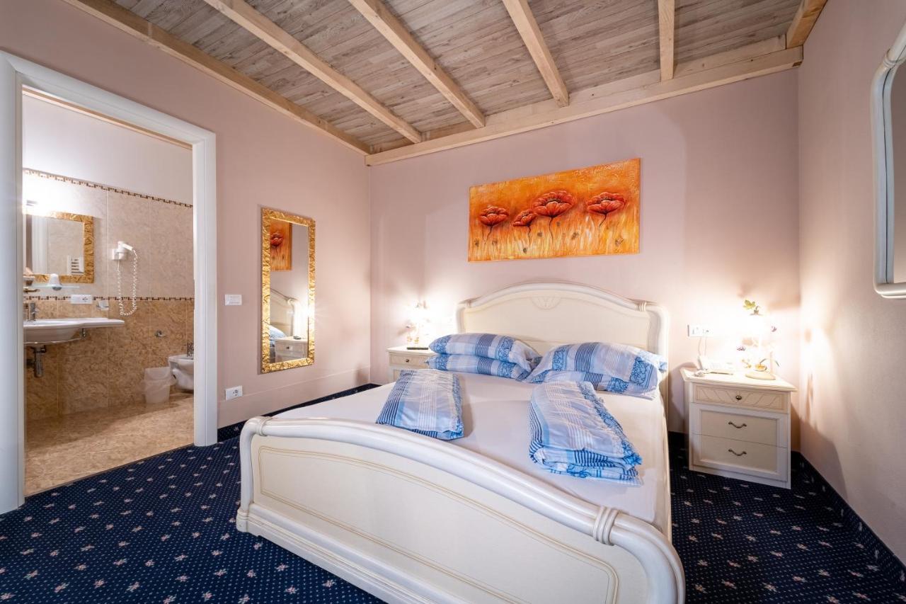 Borgo Dei Poeti Romantik Hotel Manerba del Garda Extérieur photo