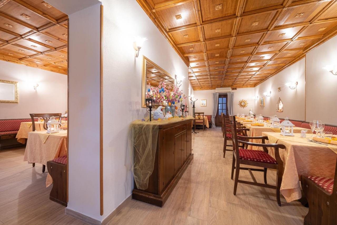 Borgo Dei Poeti Romantik Hotel Manerba del Garda Extérieur photo
