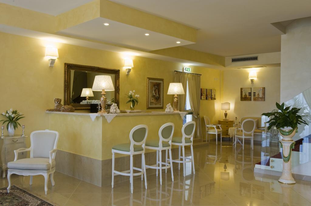 Borgo Dei Poeti Romantik Hotel Manerba del Garda Extérieur photo