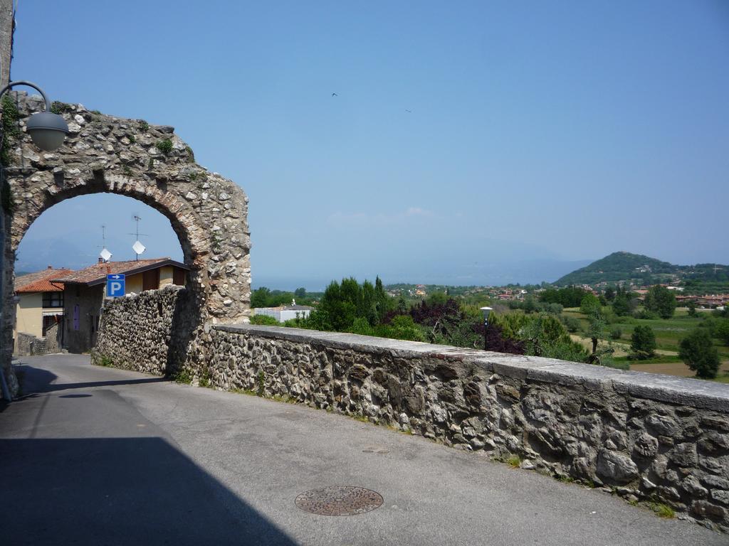 Borgo Dei Poeti Romantik Hotel Manerba del Garda Extérieur photo