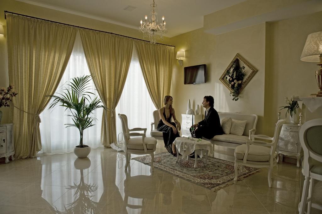 Borgo Dei Poeti Romantik Hotel Manerba del Garda Extérieur photo
