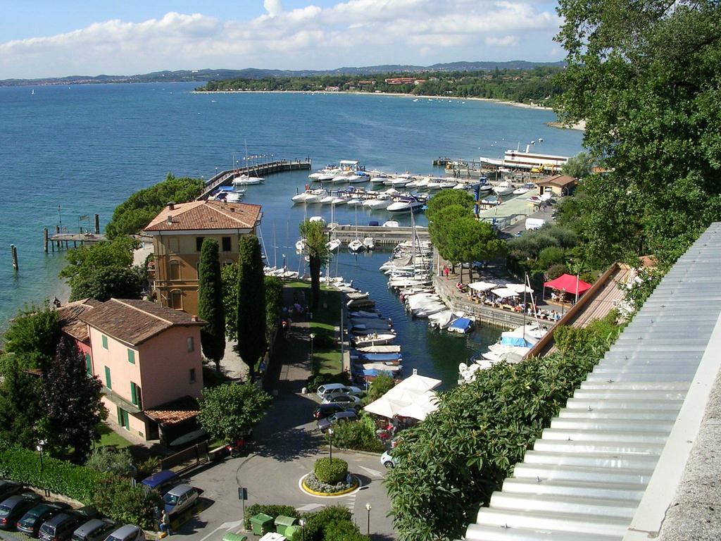 Borgo Dei Poeti Romantik Hotel Manerba del Garda Extérieur photo