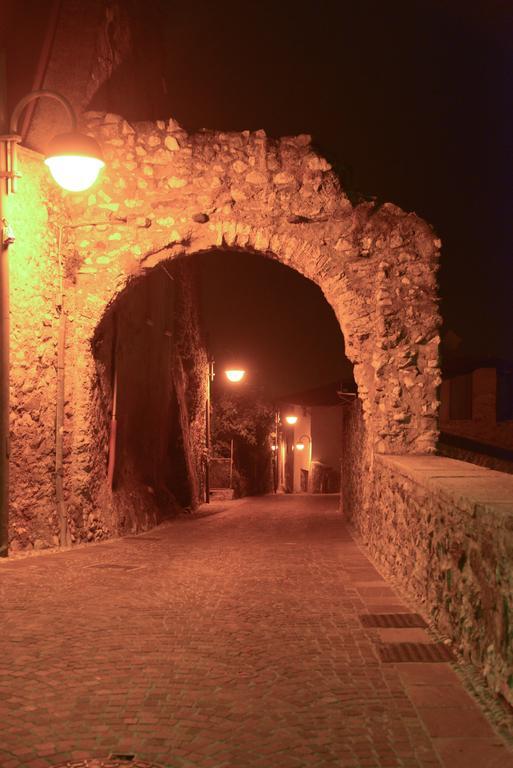 Borgo Dei Poeti Romantik Hotel Manerba del Garda Extérieur photo