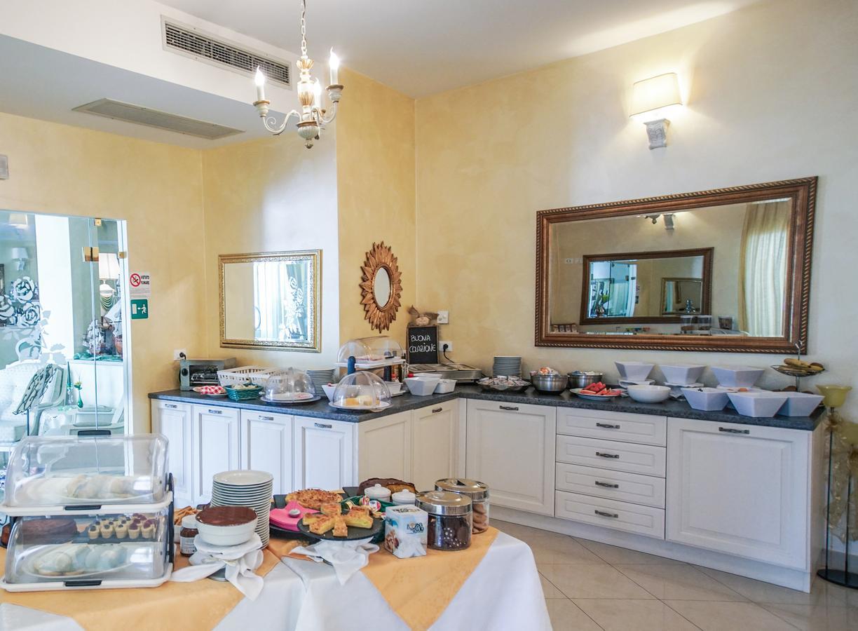 Borgo Dei Poeti Romantik Hotel Manerba del Garda Extérieur photo