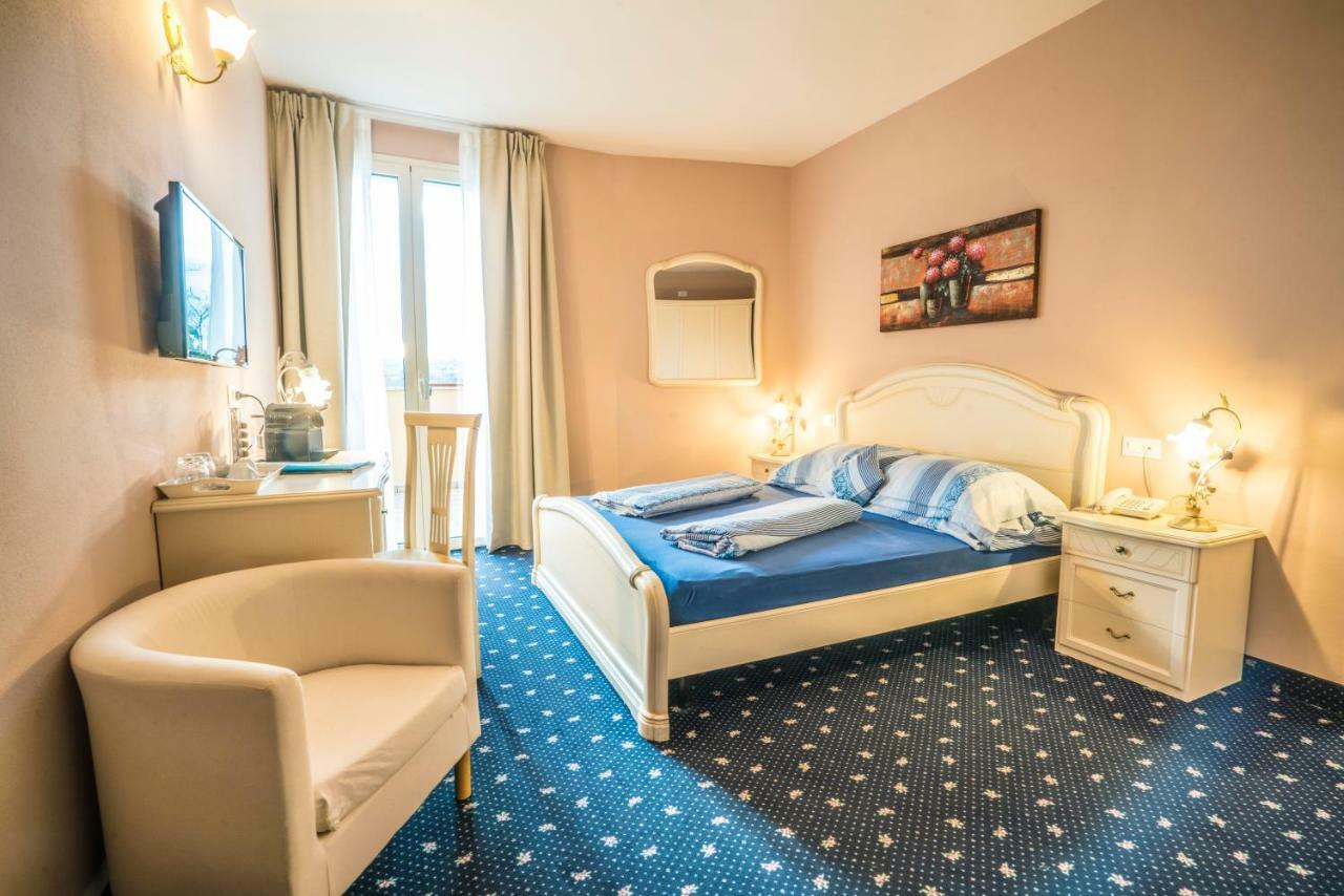 Borgo Dei Poeti Romantik Hotel Manerba del Garda Extérieur photo