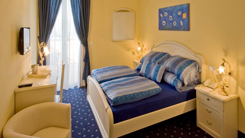 Borgo Dei Poeti Romantik Hotel Manerba del Garda Extérieur photo